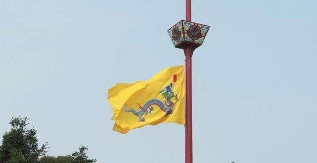 清朝已经彻底消失?该国家还在用清朝国旗,是唯一使用龙旗的国家