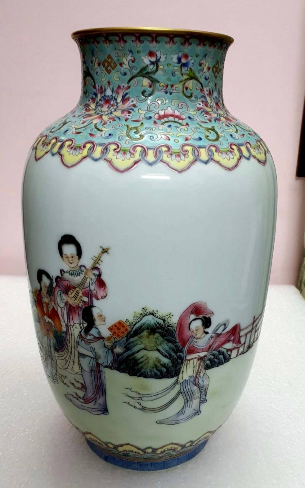 清乾隆粉彩仕女奏乐图瓶汲取文人画抒情写意精神_瓷器_艺术_中国