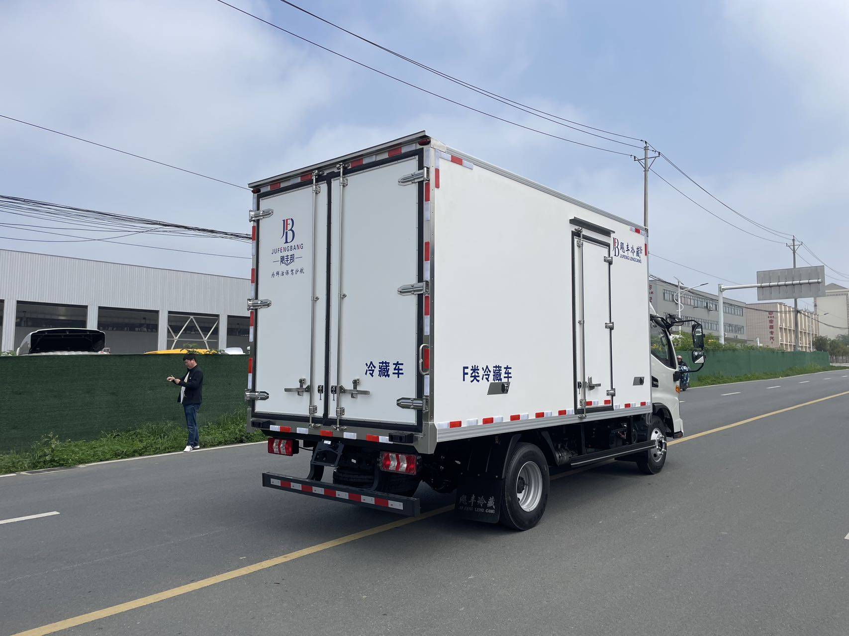 4米2江淮骏铃v5冷藏车多少钱一台