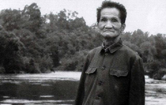 《红岩》疯老头华子良的原型,装傻14年终越狱,归家时妻子竟不识