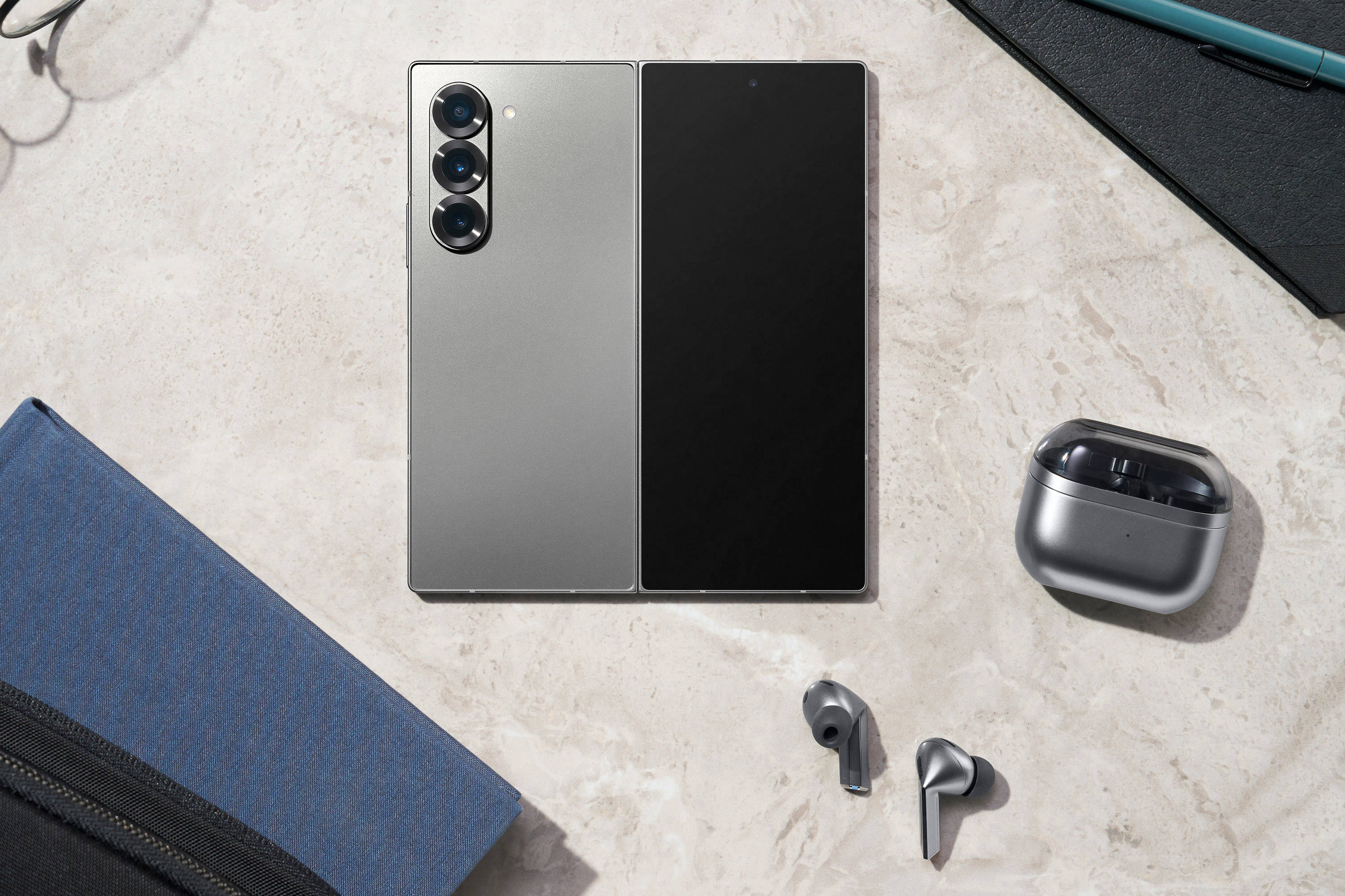 三星GalaxyZFold6登场，以AI之力开启折叠屏手机新篇章