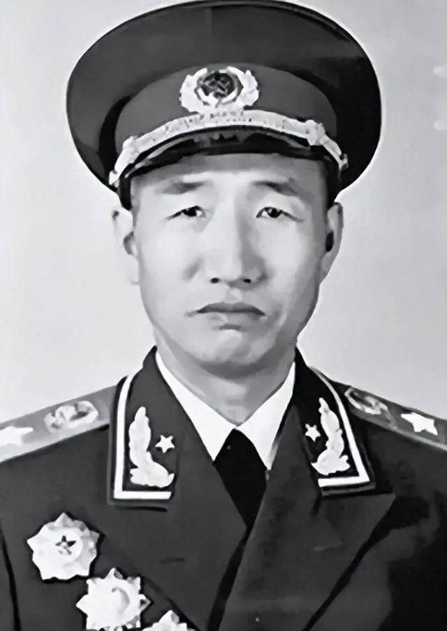 刘伯承派人看望徐向前父亲,却遭扫地出门:我们一家被害苦了!
