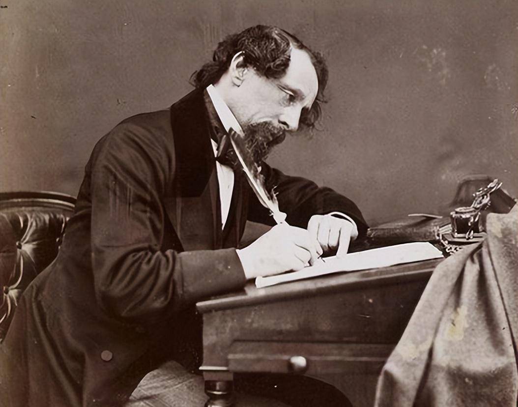 查尔斯·狄更斯:揭示人性的伟大文学家