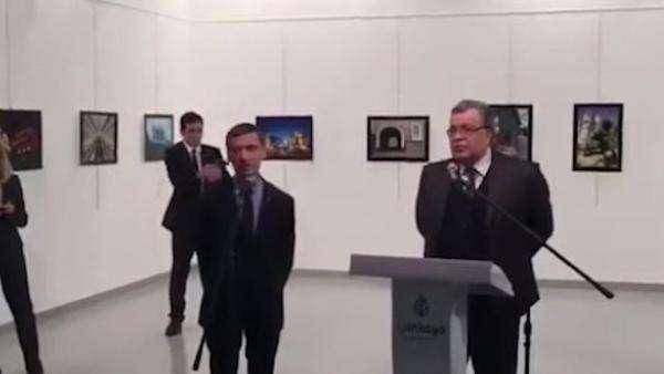 普京70岁了,硬汉也有柔情的一面,曾三次流泪都是为了他的人民