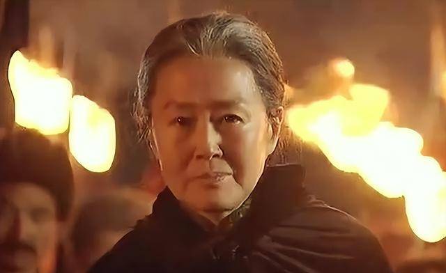 真实的双枪老太婆:抗日杀敌,却因反动最后被枪决