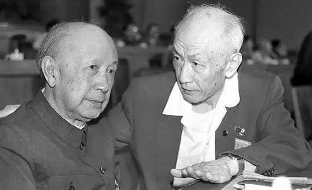 陈赓陪钱学森参观哈军工,钱学森事后提意见:外国专家太多了