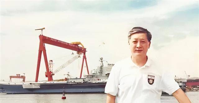 贺龙的儿子贺鹏飞,为何年仅46岁就成为海军副司令