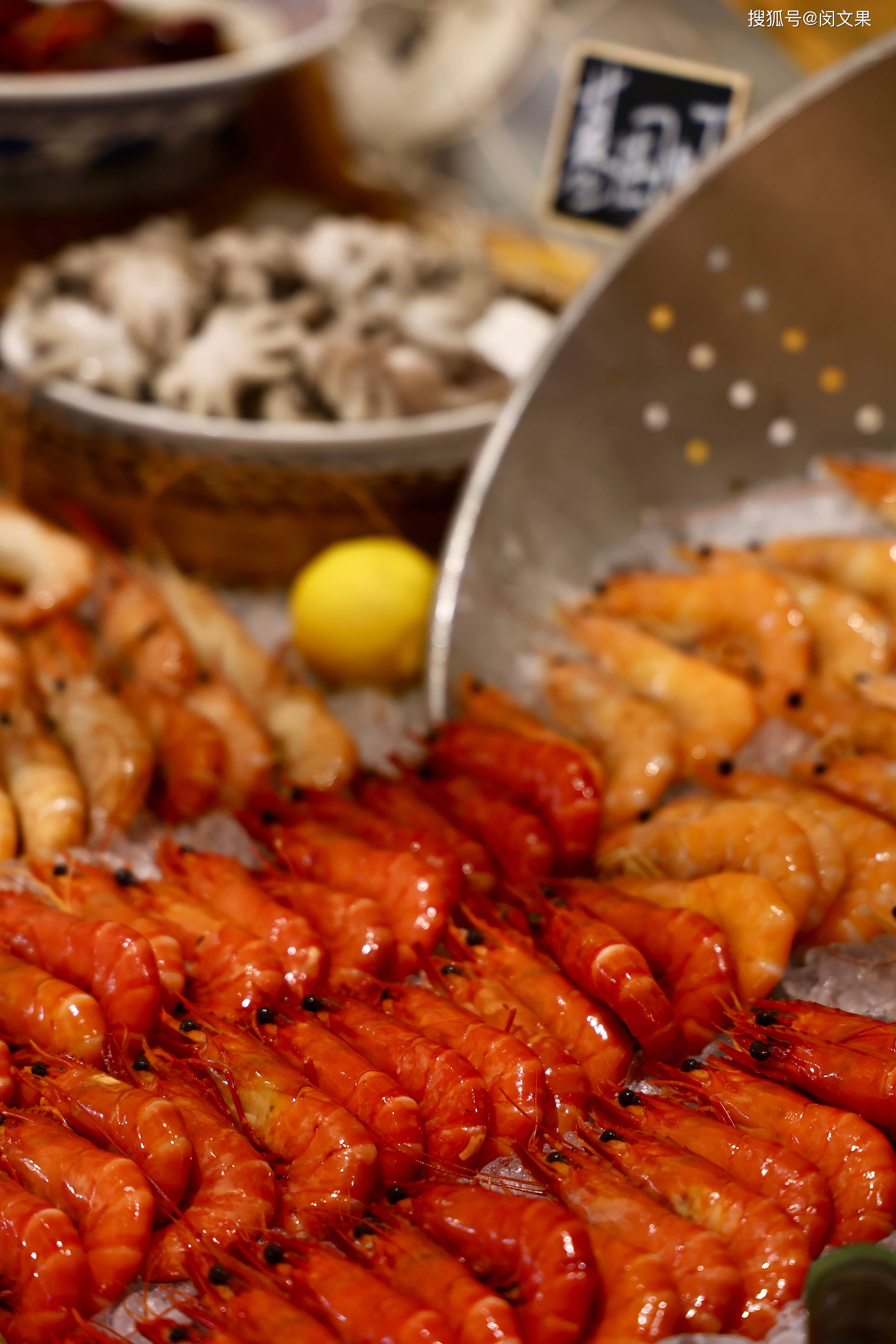 泉州泰禾洲际酒店,直接把蟳埔村簪花搬进了大堂!餐饮也表现优秀!