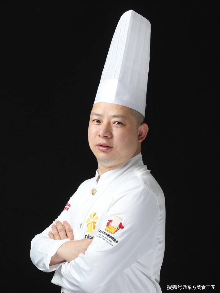 福建福州市人,中式烹调高级技师,中国烹饪大师,中国烹饪协会名厨委