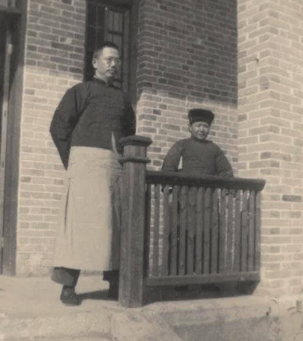 1950年,王季范老年丧子,毛泽东哽咽地对他说:我没有保护好他