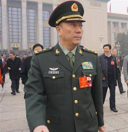 铁军战将:2019年接棒秦卫江,任东部战区陆军司令,副战区级