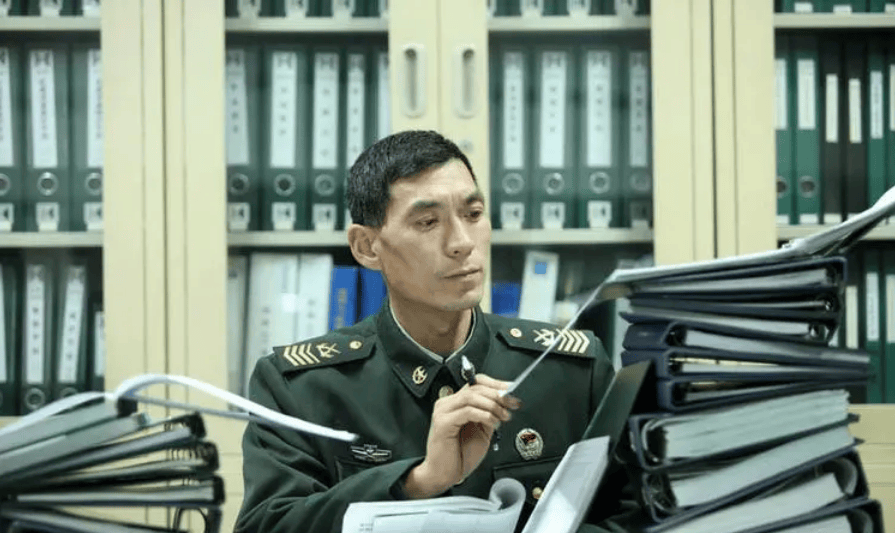 进口6架飞机坏4架,专家修不了,一士兵:让我试试_芮银超_陆航部队_维修