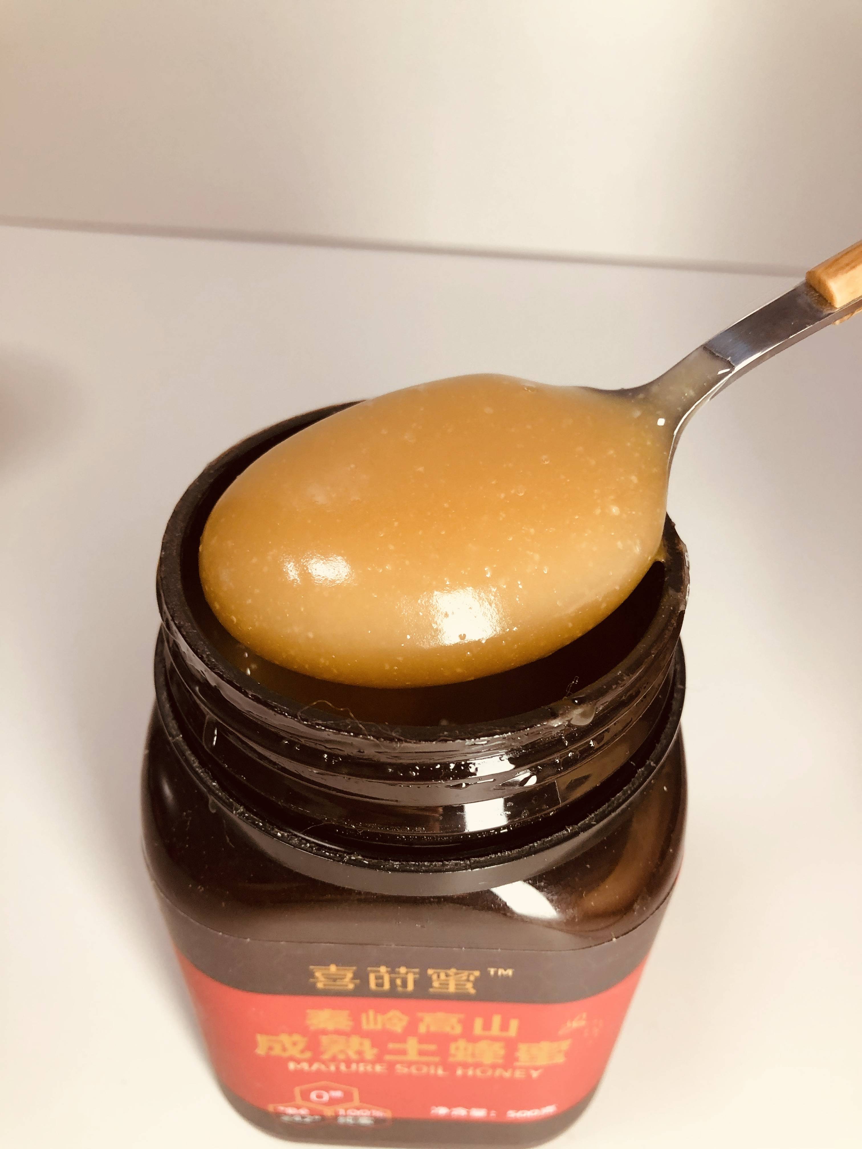 蜂蜜真假鉴别最简单方法价格表视频讲解(蜂蜜真假怎么分别视频介绍)