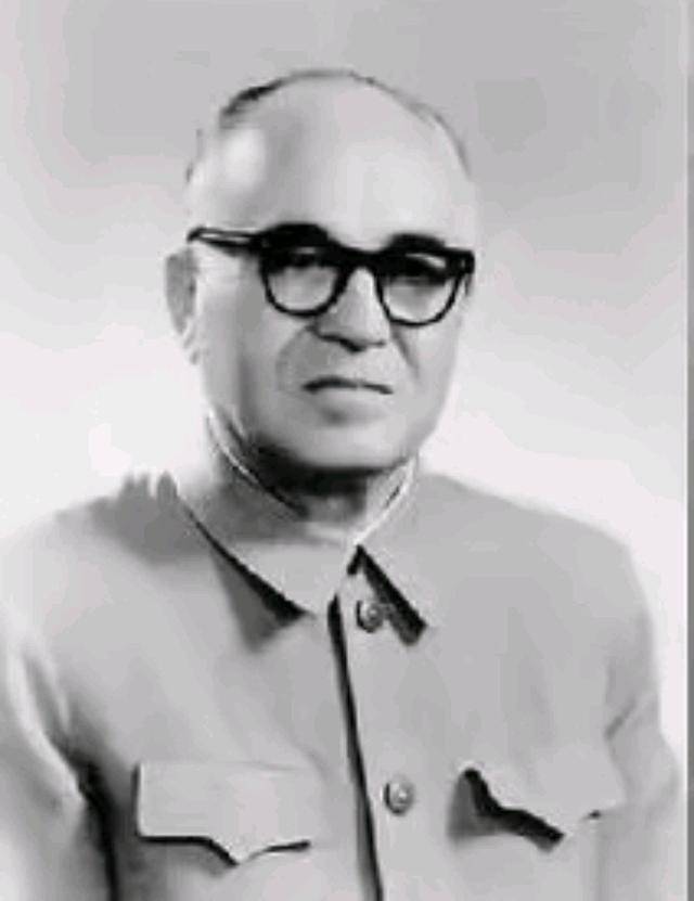 在新疆和平起义前一天,马呈祥,叶成,罗恕人等离开迪化,经过