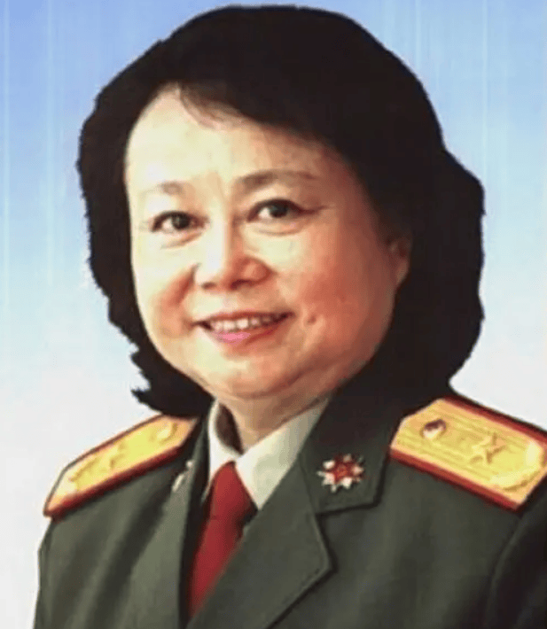 李立功:山西省委原书记,妻子是解放军少将,与华国锋是儿女亲家