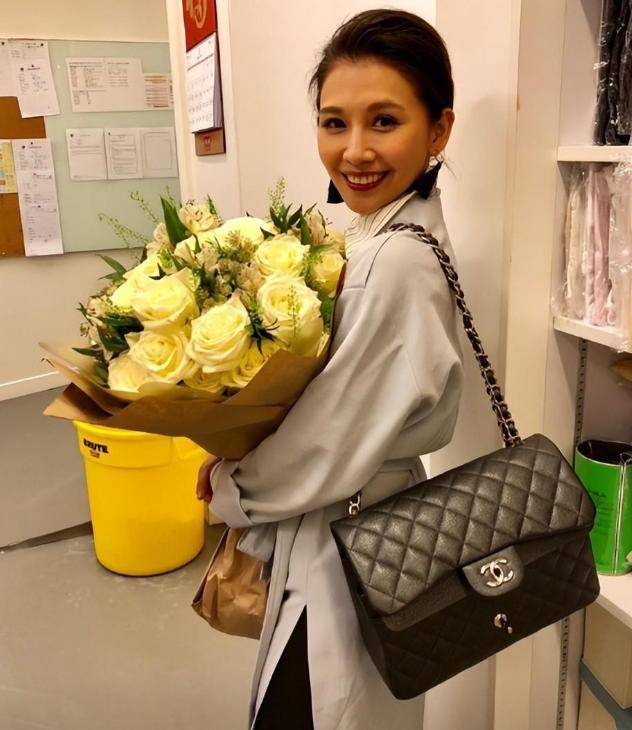 回顾林玮婕:在凤凰台做主播,11年后移居荷兰,她从未停下脚步