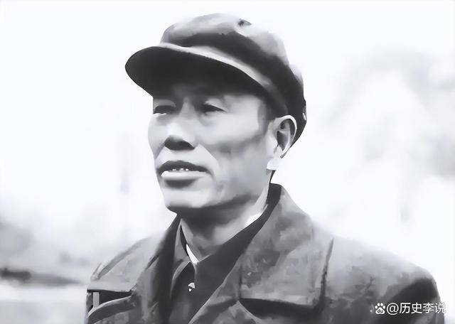 1960年,邓华转业四川管农机,一气之下把军装染成黑色表达抗议