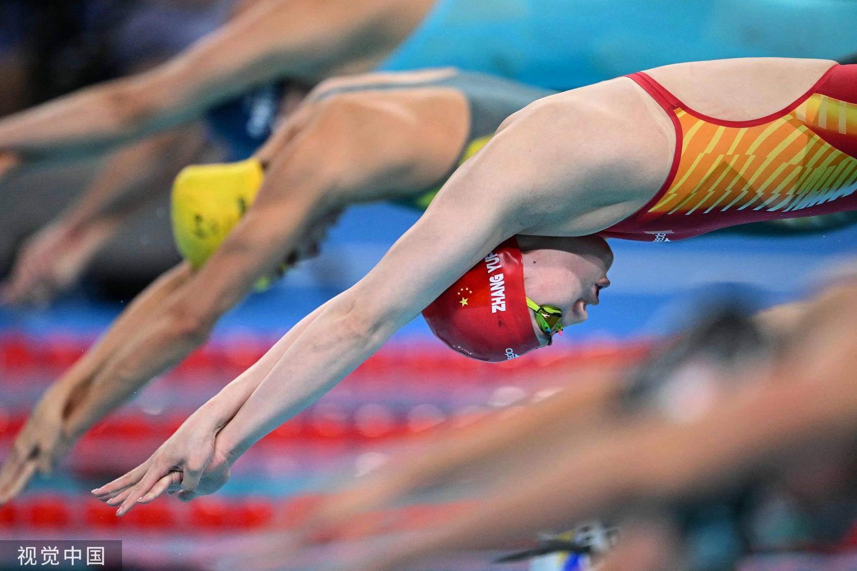 女子4x100米自由泳接力 中国队破亚洲纪录摘得铜牌