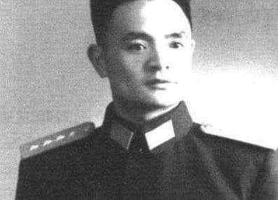 英雄不问出处:从无名小兵到上将军衔,万海峰究竟经历了什么?