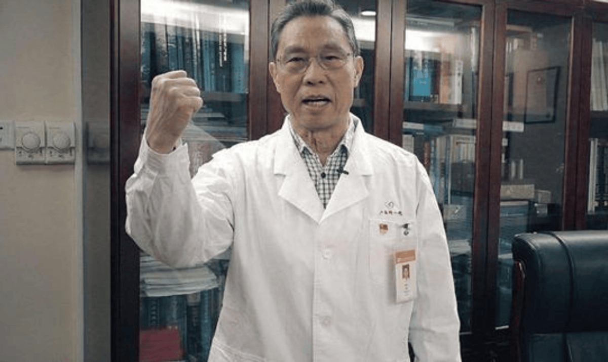 1984年叶剑英病危,中央已准备追悼会,钟南山临危受命救回叶帅