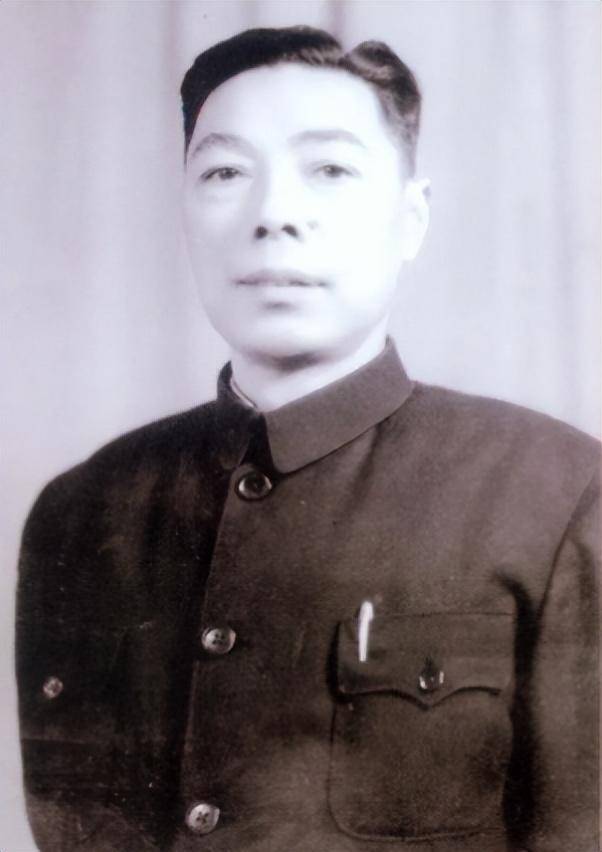 在1946年,陈修良被派往南京担任市委书记,此时正值国共内战白热化阶段