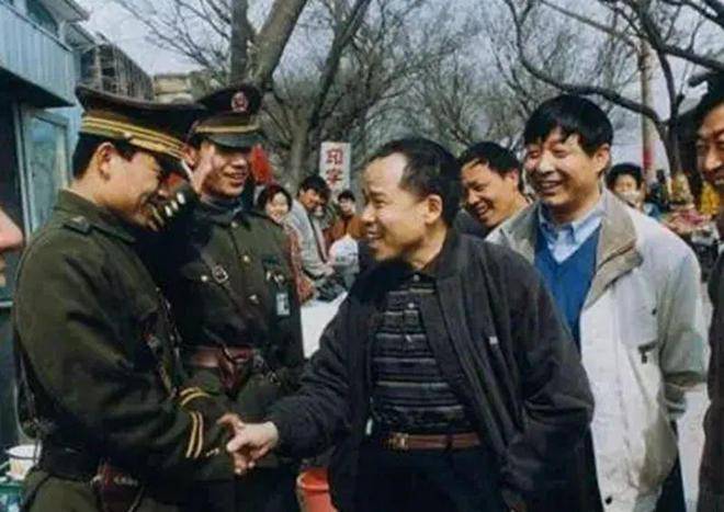 他是陈云的政治秘书,曾任国安部第三任部长,父亲是中纪委委员