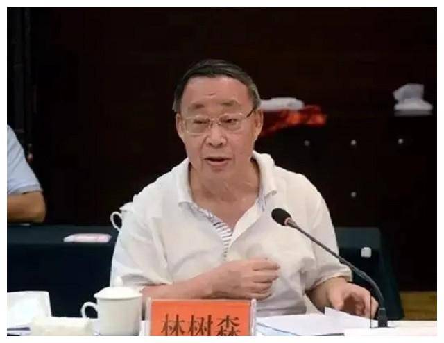 他60岁任贵州省长,曾深受百姓爱戴,现为中山大学教授