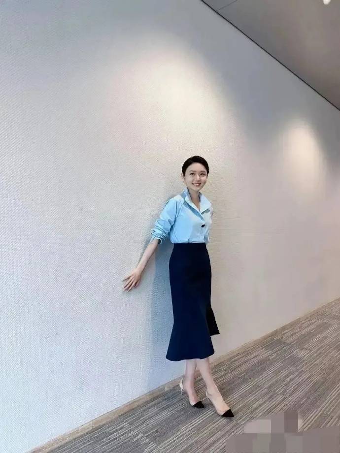 央视新晋美女主持人图片