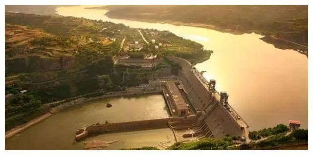 经过第一期大规模的整改工程,三门峡的泄洪能力增加了一倍,排沙能力也