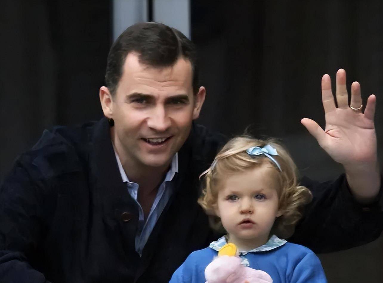 公主:因颜值走红,13岁被印在硬币上,如今却长变样了_诺尔_莱昂_变化