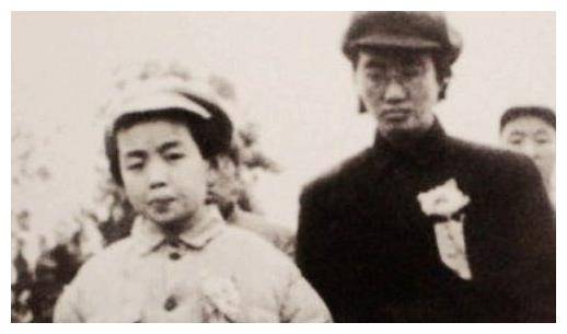 慢慢大点儿之后,才有了改观,懂事后的左太北,母亲刘志兰便开始跟她讲