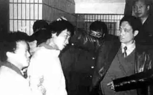 回顾16岁拐卖母亲,成年后卖妹妹卖儿子,一年灭门杀害77人,他是谁?