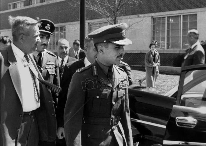 被战斗机围攻,导弹袭击,遭厨师下毒,中东国王侯赛因的传奇人生