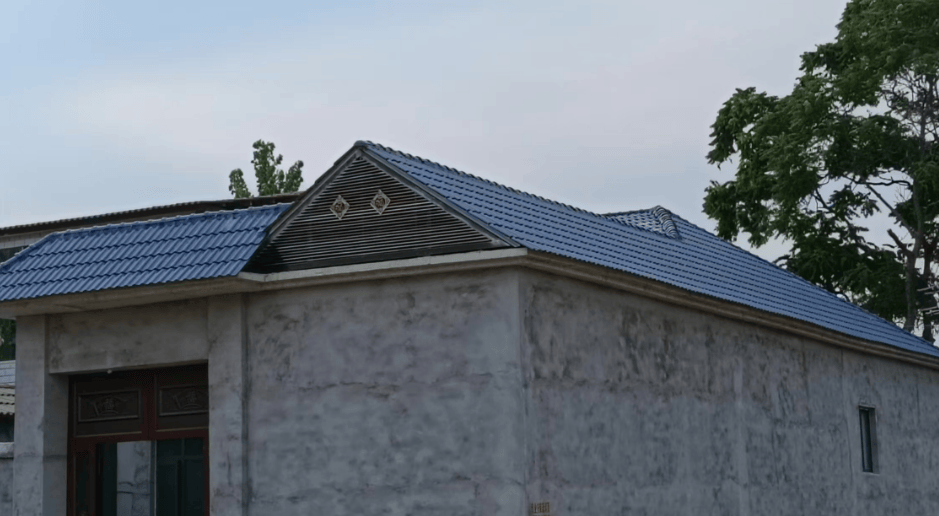 张东匠心筑梦:鸿运钢结构琉璃瓦下的赵庙村新貌_乡村_屋顶_传统