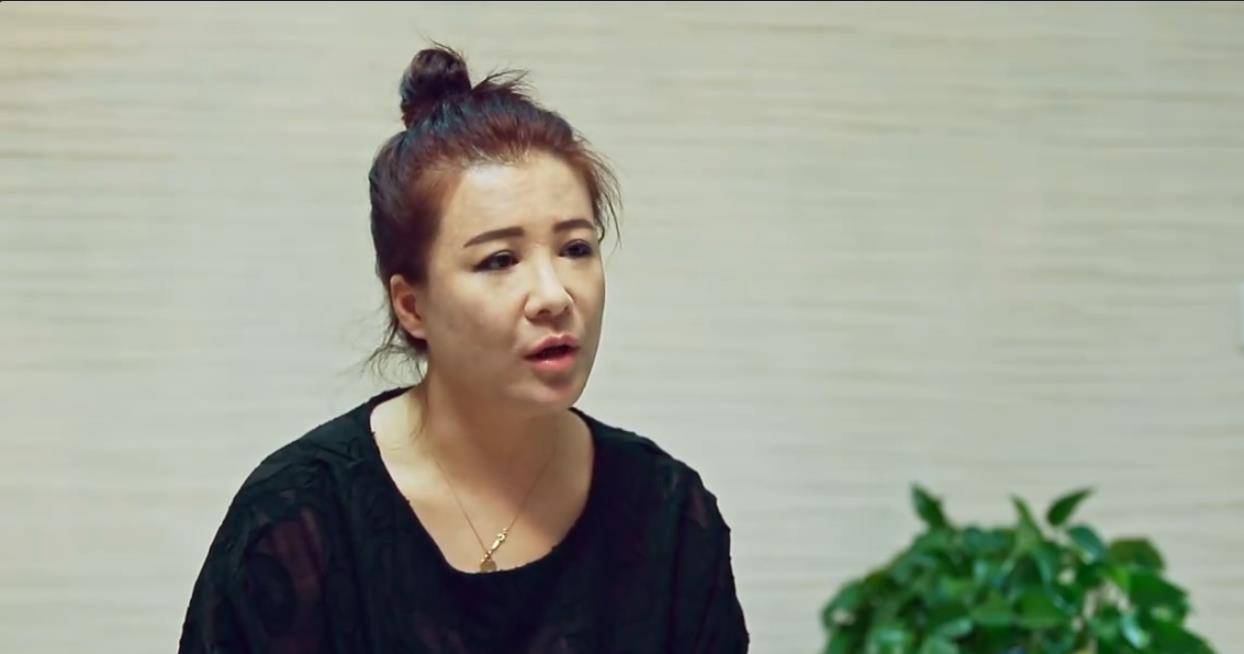 16岁女孩吃饭靠人喂,辽宁"巨婴"每天开销过万,开宾利卖手机壳_刘思琦