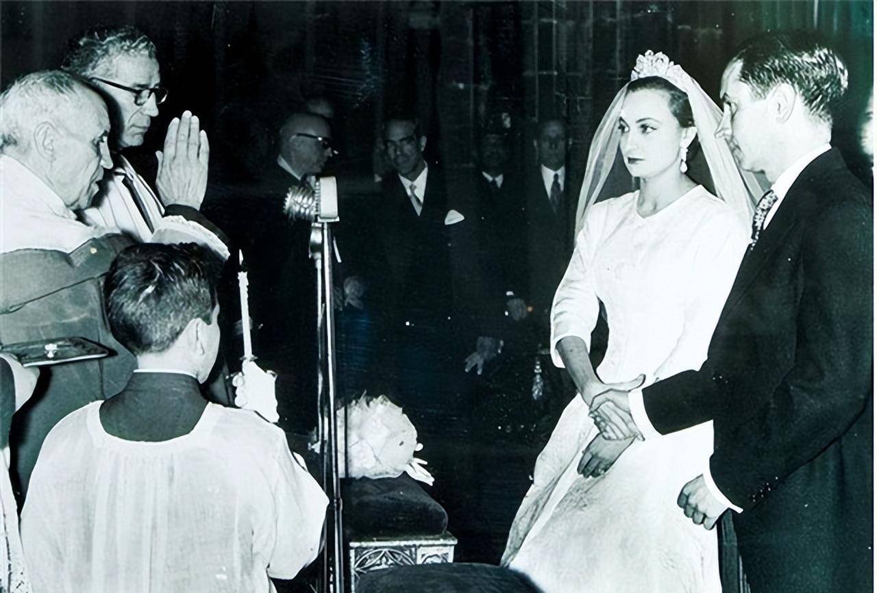 2000年奥运,80岁萨马兰奇匆匆离开,飞机上得知,68岁爱妻已去世