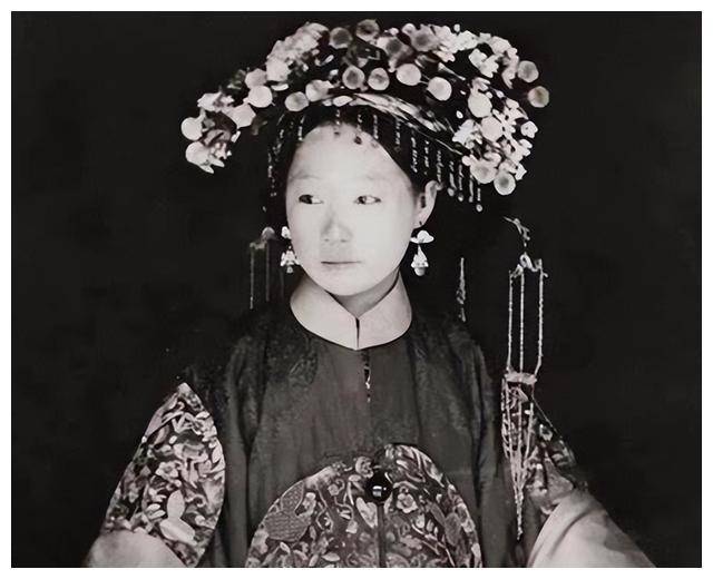 野史:曾国藩结婚当天,惨遭新娘突然悔婚,媒人提议自己女儿代嫁