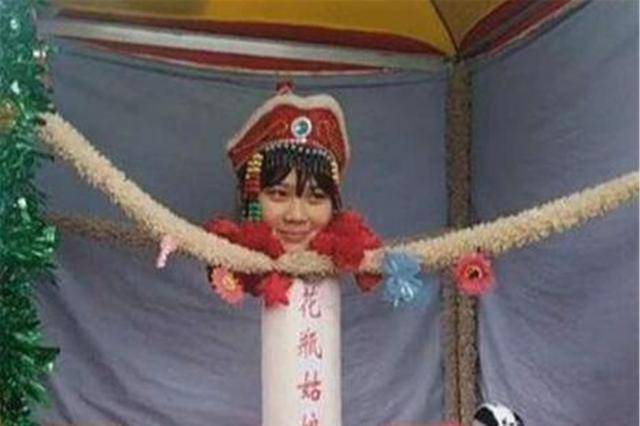 街头骗术"花瓶姑娘":没四肢,只能活在花瓶里,是怎样骗人的?