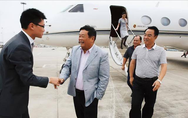 曹德旺:本是无学历无背景的少年,后捐款120亿成"中国首善"