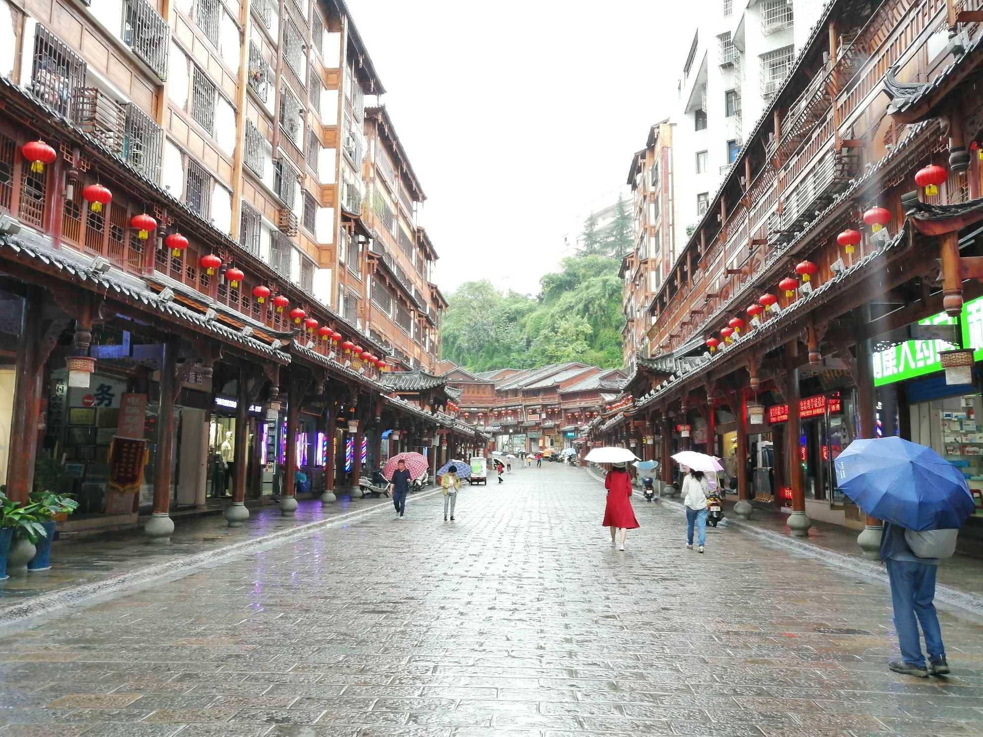 黔南都匀石板街美景(4副楹联)