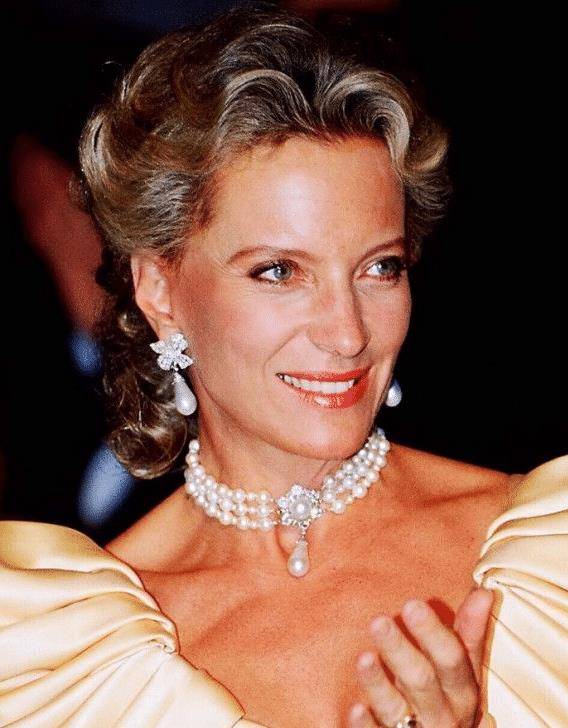 英王室最嚣张的王妃:内涵女王夫妇,仇视戴安娜,还当面挑衅梅根_迈克尔