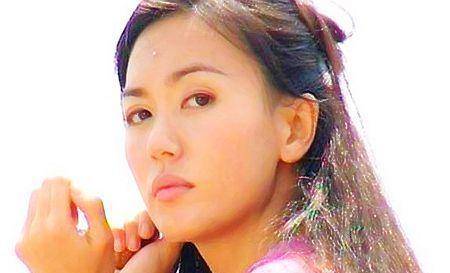 难怪谢逊会侵犯殷素素,杀妻之恨只是借口,扫地僧无意间说出真相