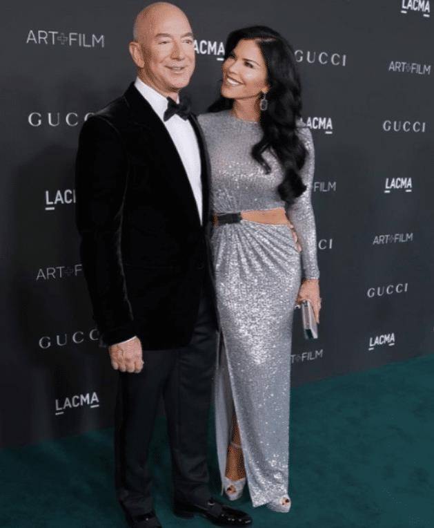 二婚带3娃搞定贝索斯,当着男友的面狂撩小李子,51岁劳伦好手段