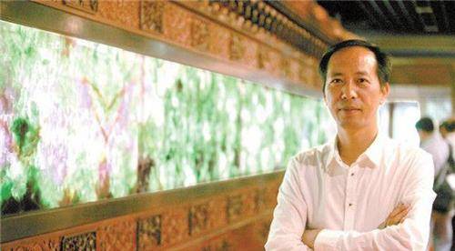 他将2亿翡翠原石,花4年雕成《清明上河图》,游客:美到令人震撼_李振庆