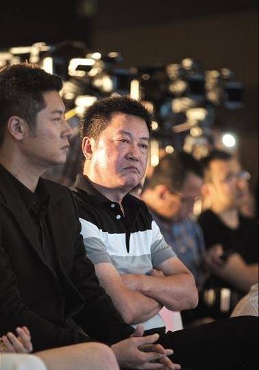 他曾拿两盒茶,找赵宝刚想演男一号,导演说:"用你演卖给谁?