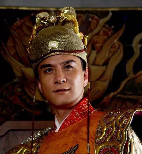 9个月以后,袁崇焕被凌迟处死.这些话很容易传到了两个太监耳朵里.