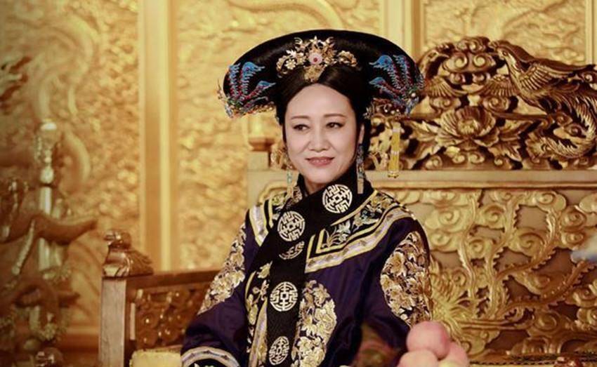 泪目|一个"傻女子"无儿无女,却让康熙心甘情愿当成亲妈_顺治_孝惠章