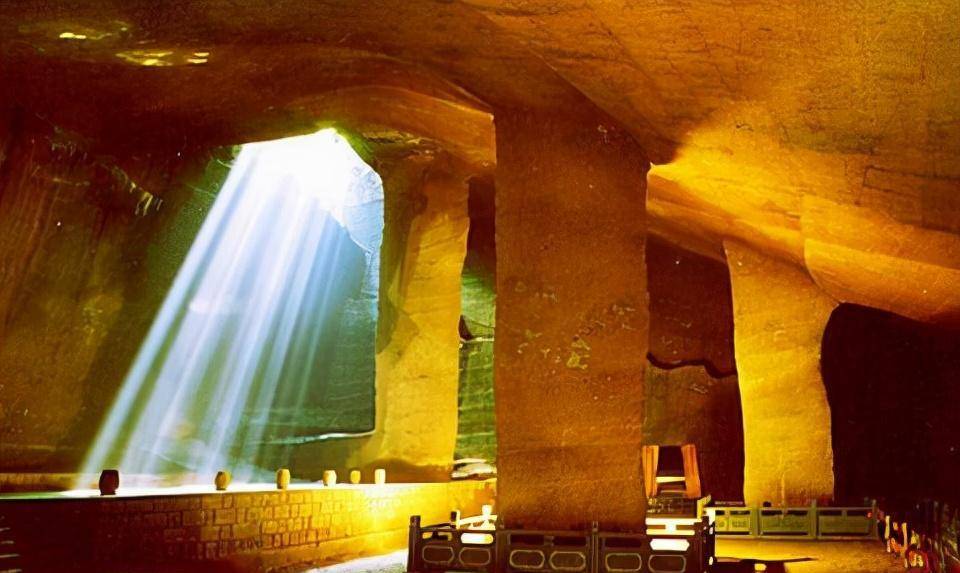 龙宫真的存在吗?神秘水潭之下现千年宫殿,疑似龙宫被发现