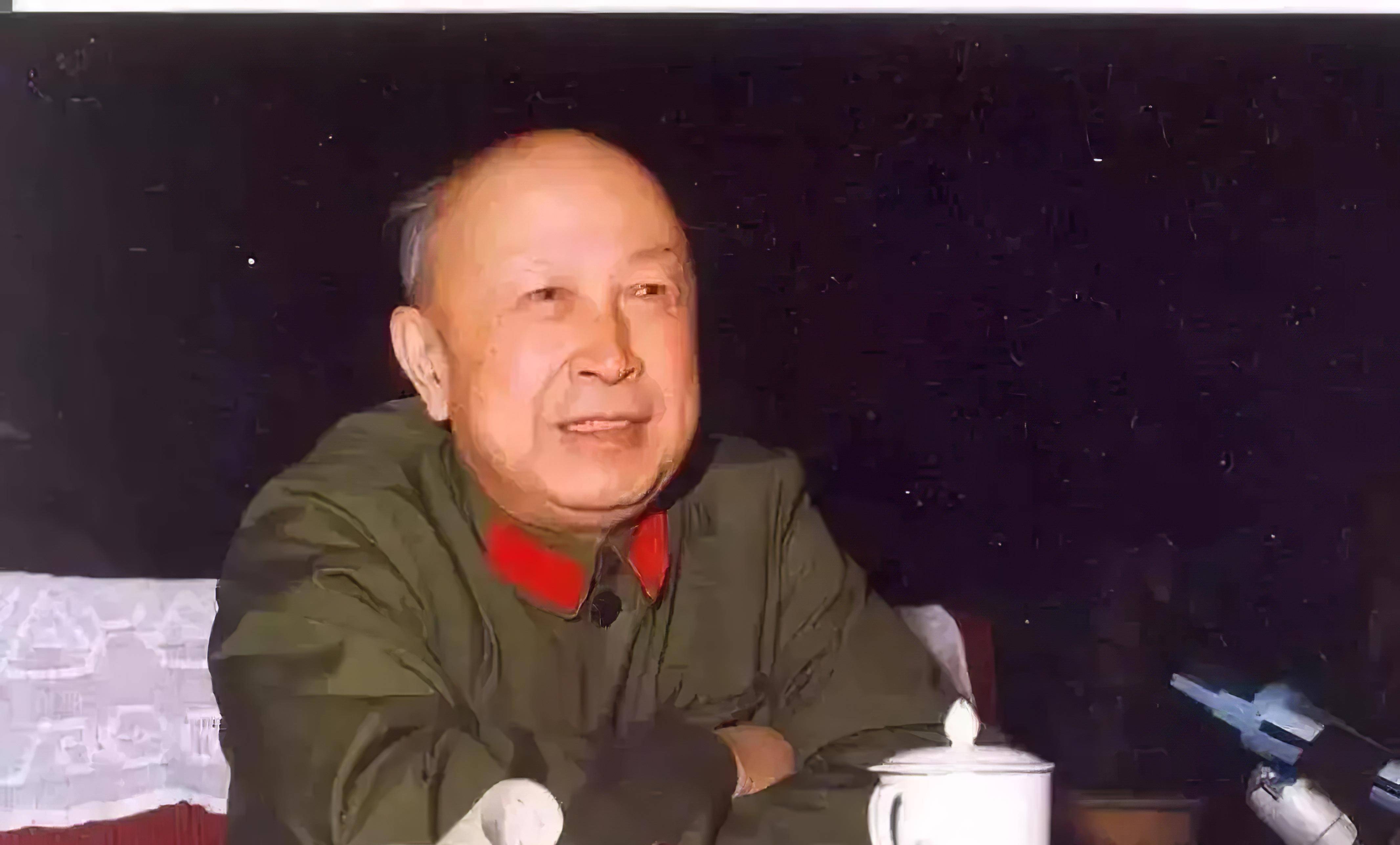 1955年,钱学森艰难归国,为新中国"种苹果"