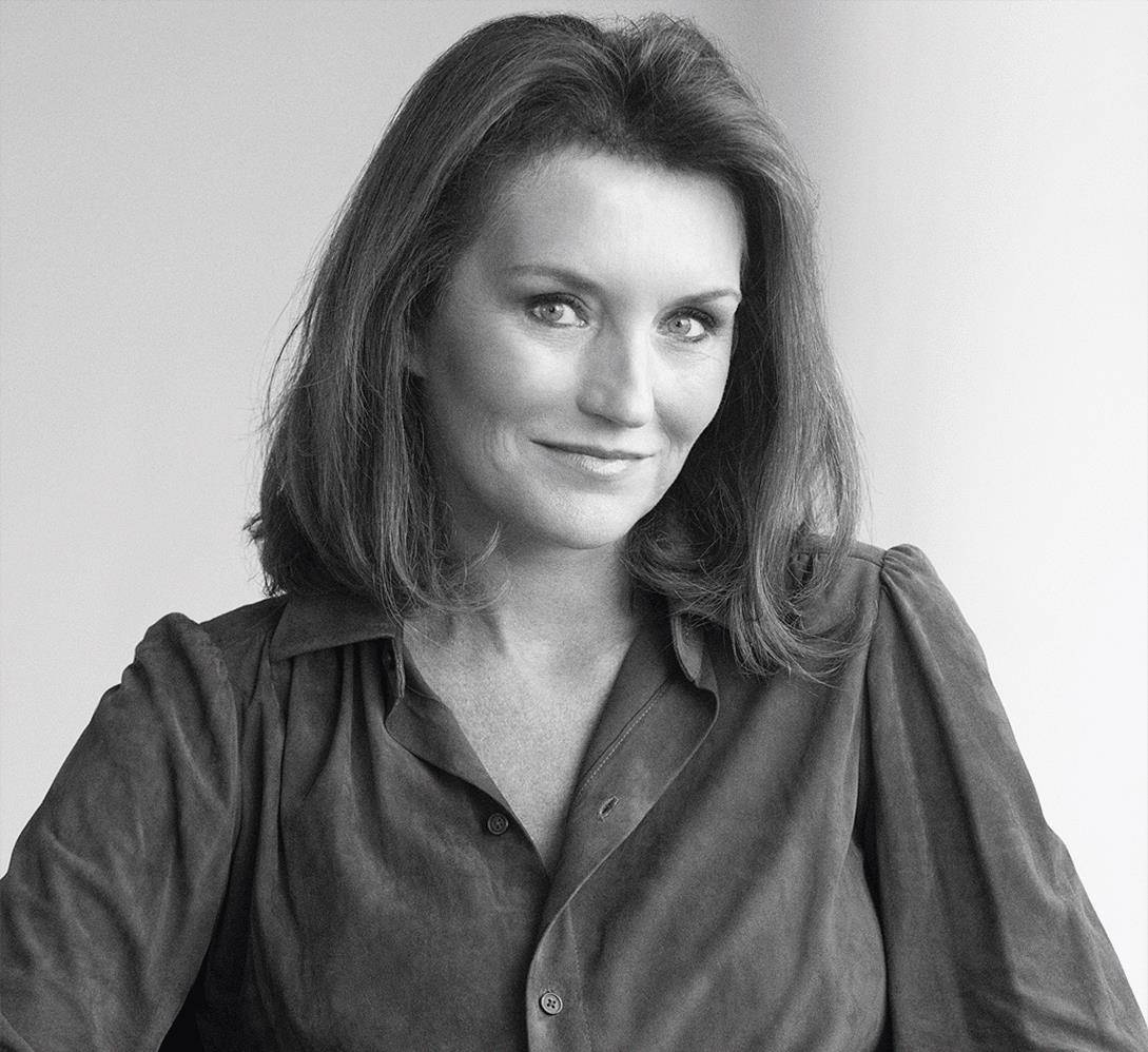 布鲁尼:作风最豪放的第一夫人,男神收割机,40岁闪婚法国总统